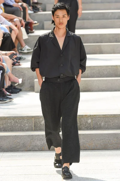 Look 7